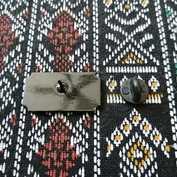 📍2/20$ Hell Admit One 666 Enamel Pin NWOT - Picture 5 of 6